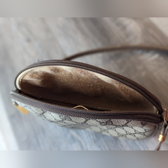 Gucci Vintage Canvas GG Pattern Crossbody Bag - Picture 7 of 16